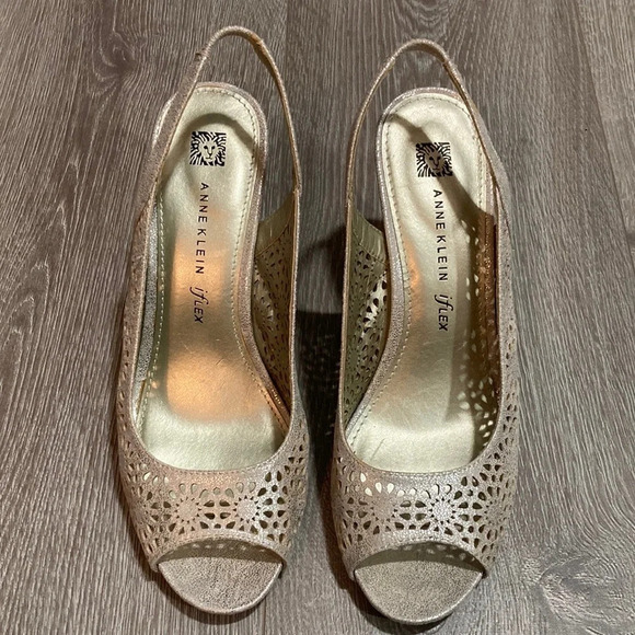 Anne Klein Akodea Light Gold Metallic Slingback Heels 10 - Picture 1 of 14
